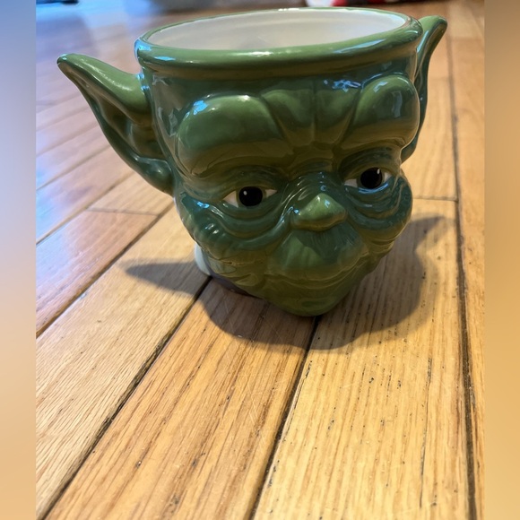 Other - Yoda star wars galerie Head coffee mug 3D Green FLAW Tiny Chip Shown In Photo